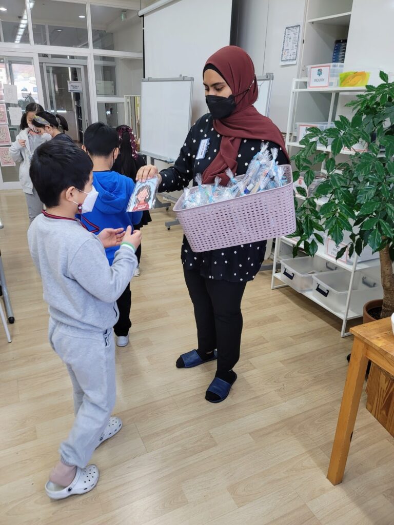 Dental Hygiene Teaching Experience, toothbrushing, zines, dental care kits